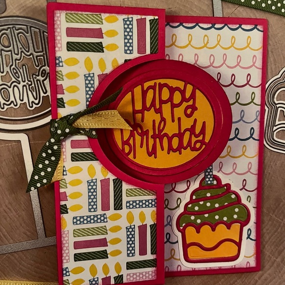 Oval Flip It Card Base 13pc Amazing NAME BRAND Die Cuts - Picture 12 of 14